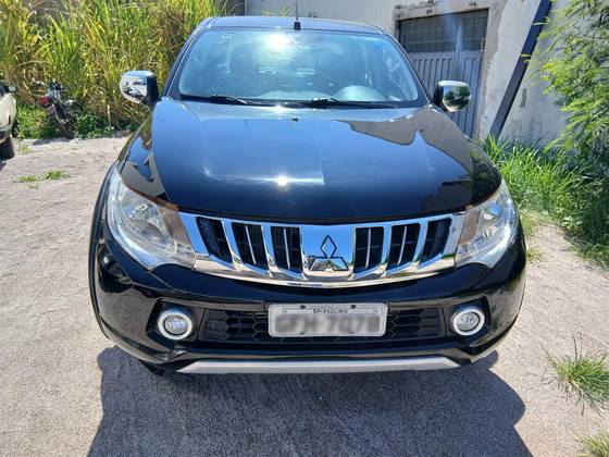 MITSUBISHI L200 TRITON 2.4 16V TURBO DIESEL SPORT HPE CD 4P 4X4 AUTOMÁTICO MITSUBISHI L200 TRITON 2.4 16V TURBO DIESEL SPORT HPE CD 4P 4X4 AUTOMÁTICO